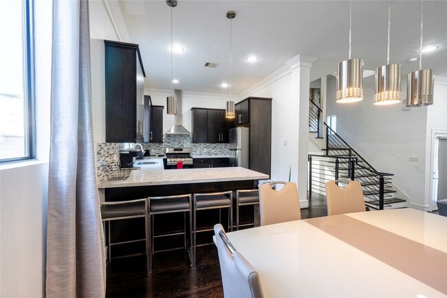 1205 Summer St in Houston, TX - Foto de edificio - Building Photo