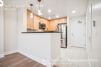 3600 S Glebe Rd in Arlington, VA - Building Photo - Building Photo