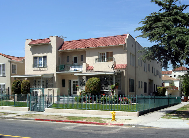 101 S Kenmore Ave in Los Angeles, CA - Building Photo - Building Photo