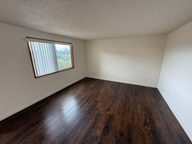 656B Taybin Rd NW in Salem, OR - Building Photo - Building Photo