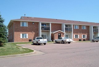 Regency Place Apartments in Sioux Falls, SD - Foto de edificio - Building Photo