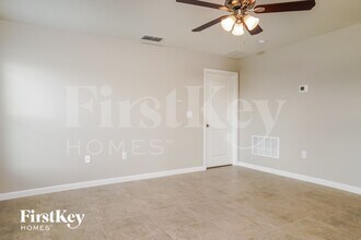 659 Lindbergh Wy in Davenport, FL - Foto de edificio - Building Photo