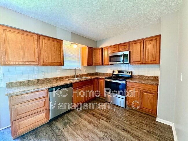 513 N Troost St in Olathe, KS - Building Photo - Building Photo