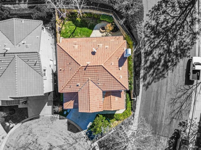 25352 Avanti Ct in Stevenson Ranch, CA - Foto de edificio - Building Photo