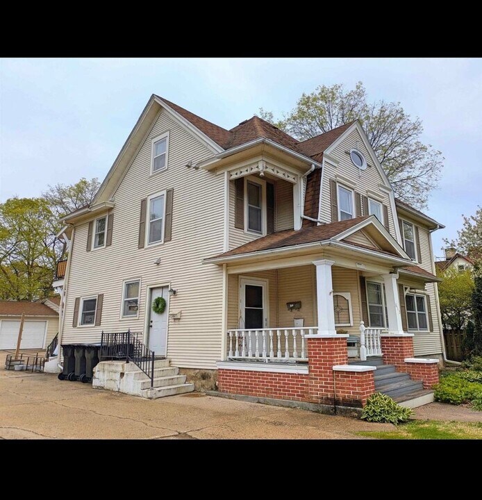 613 Wisconsin Ave in Beloit, WI - Building Photo