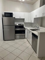 9729 Hammocks Blvd in Miami, FL - Building Photo