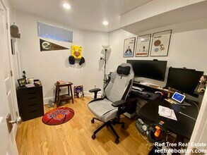 7 Acron Rd, Unit #1 in Brookline, MA - Building Photo - Building Photo