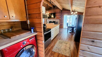 2101 Symonds Dr in Pine Mountain Club, CA - Building Photo - Building Photo