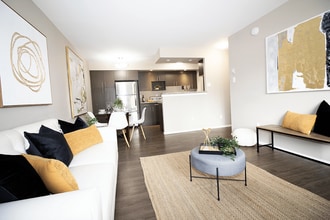 2331 Pembina Highway in Winnipeg, MB - Building Photo - Building Photo