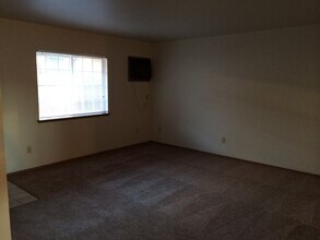 203 S Maple St in Ellensburg, WA - Building Photo - Building Photo