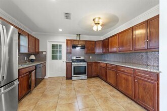 519 Guyer St in Sugar Land, TX - Building Photo - Building Photo