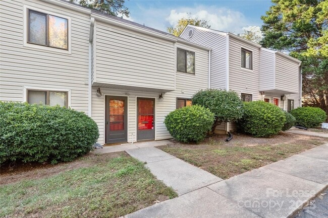 property at 951 Hollywood St