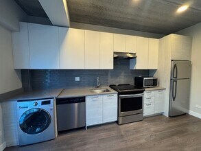 2407 W Eastwood Ave in Chicago, IL - Building Photo - Building Photo