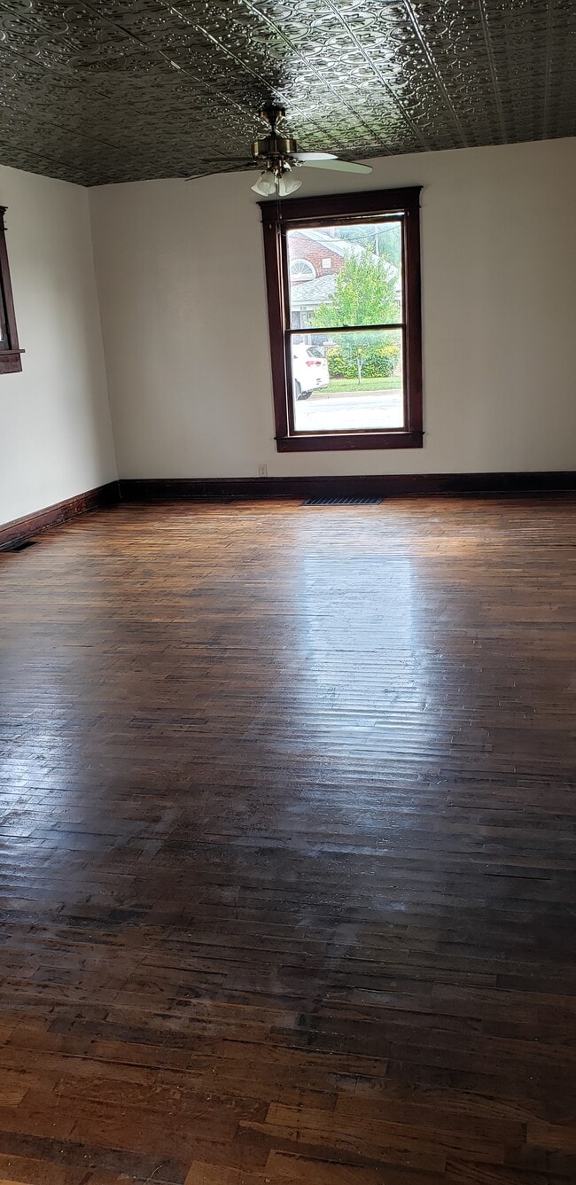 307 W Washington St in Winchester, IN - Building Photo - Building Photo