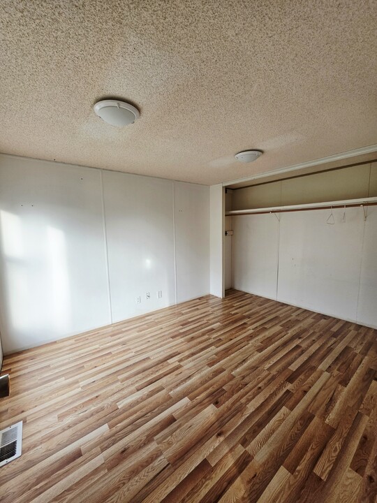2337 Burnt Valley Rd in Chewelah, WA - Building Photo