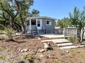 668 Creekside Dr in Canyon Lake, TX - Building Photo