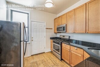 5602 S Dorchester Ave in Chicago, IL - Building Photo - Building Photo