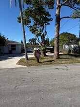 4431 Melvin Rd in Lake Worth, FL - Foto de edificio - Building Photo