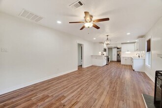 4520 Sharon St in Houston, TX - Building Photo - Building Photo