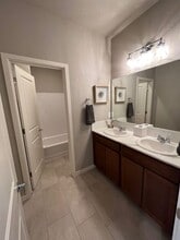 4789 Black Falcon Way in Sun Valley, NV - Foto de edificio - Building Photo