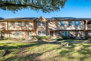 2352 Triway Ln in Houston, TX - Building Photo