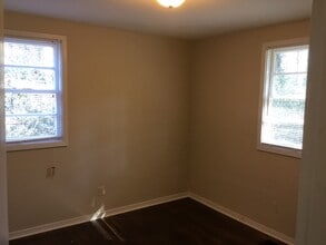 829 Sandy Creek Dr NW in Atlanta, GA - Building Photo - Building Photo
