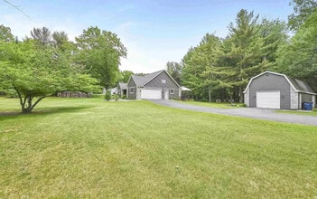 2870 Brook Hills Dr in Green Bay, WI - Building Photo - Building Photo