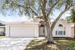 1107 Crimson Clover Ln in Zephyrhills, FL - Building Photo