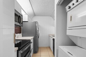 10167 Twin Lakes Dr, Unit 23-N in Coral Springs, FL - Building Photo - Building Photo