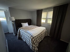 2 Valley View Rd in East Brunswick, NJ - Building Photo - Building Photo