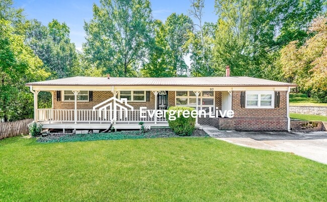 property at 913 27th Ave NE