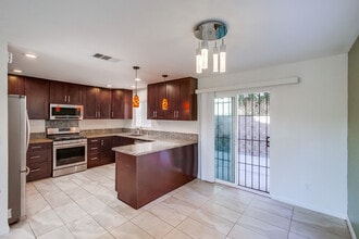 2724 K St in San Diego, CA - Building Photo - Building Photo