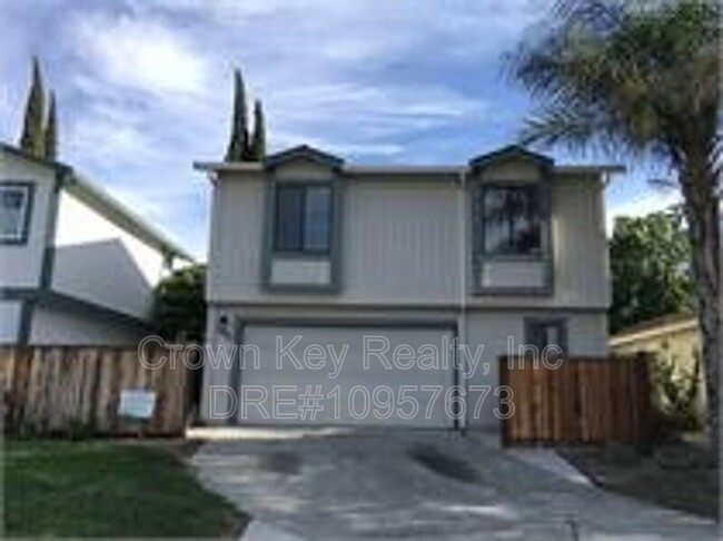 500 Allisha Ln in Tracy, CA - Foto de edificio - Building Photo