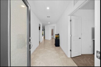 11628 Moonsail Dr in Parrish, FL - Building Photo - Building Photo