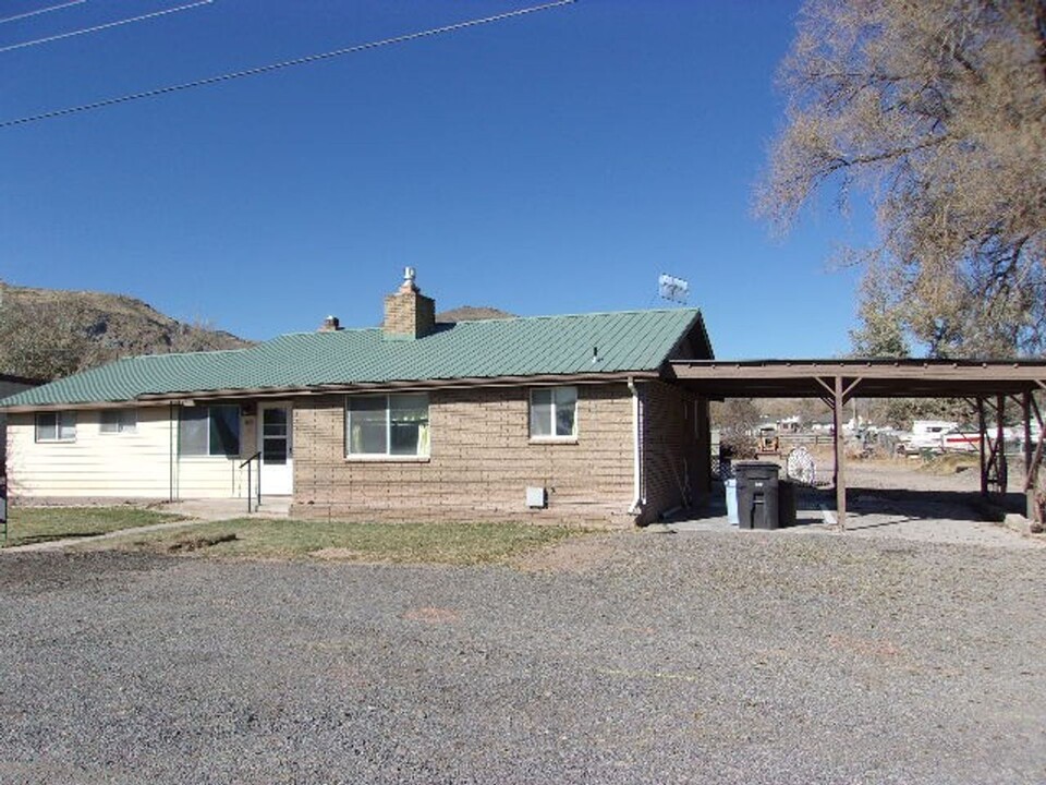 165 E 100 S in Elsinore, UT - Foto de edificio