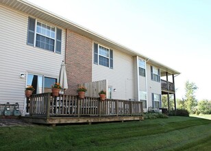 Winfield Commons in Westlake, OH - Foto de edificio - Building Photo