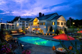 Heritage at Bedford Springs in Bedford, MA - Foto de edificio - Building Photo