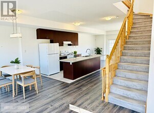 30 Village Gate Dr in Wasaga Beach, ON - Building Photo - Building Photo