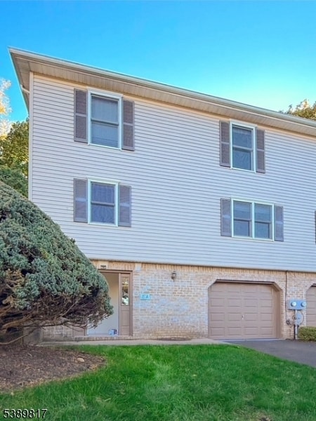 property at 8 Magnolia Ct