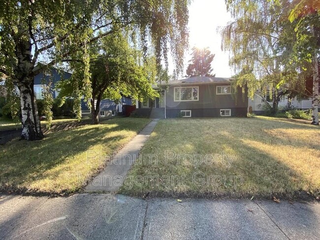 property at 11 Creston Crescent NW