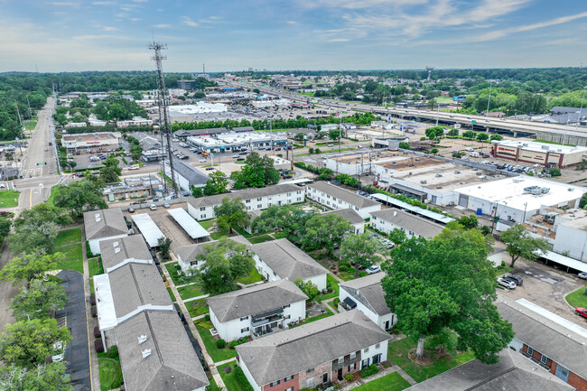 5025 Wayneland Dr in Jackson, MS - Building Photo - Building Photo