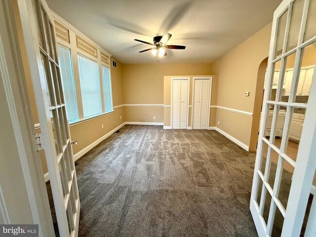 property at 3330 E Hollywood Cir