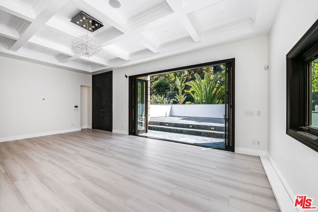 1600 Benedict Canyon Drive in Beverly Hills, CA - Building Photo - Building Photo