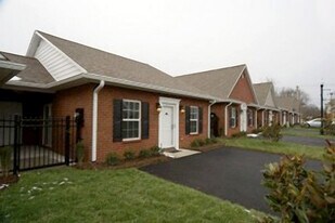 921 Magnolia Ct, Unit 920 in Cookeville, TN - Building Photo