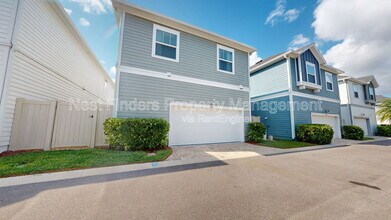 7412 Beach Walk Place in Jacksonville, FL - Building Photo - Building Photo