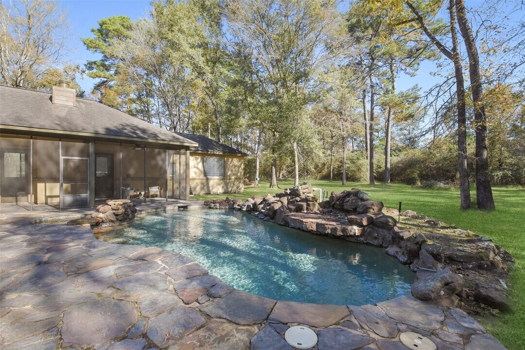 5 Oak Crest Cir in Magnolia, TX - Building Photo