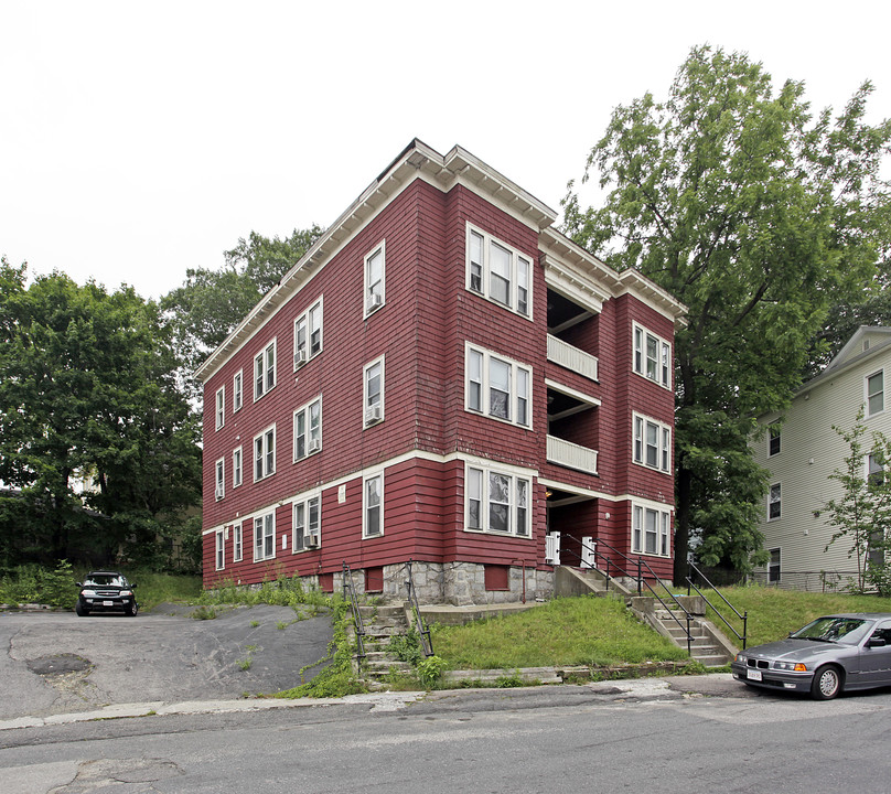 211 Dewey St in Worcester, MA - Building Photo