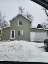 104 5th St in Danube, MN - Building Photo