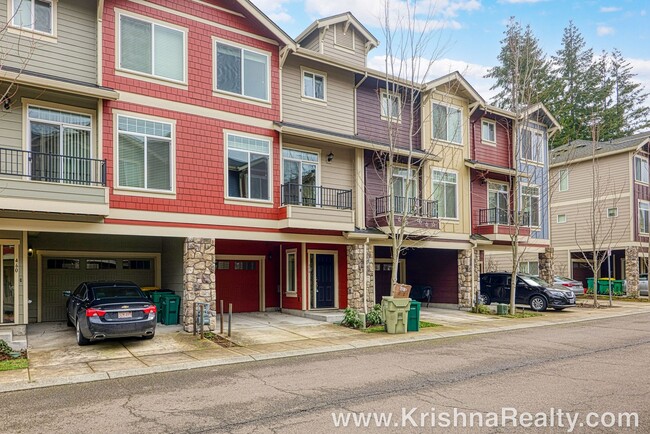 454 NE Tork Pl in Hillsboro, OR - Foto de edificio - Building Photo