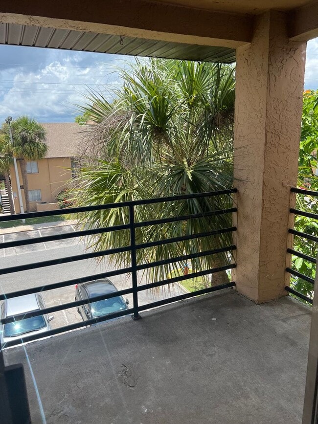property at 5213 Via Hacienda Cir